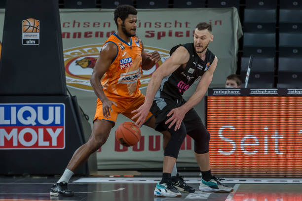 琼斯的伤病 琼斯的伤病