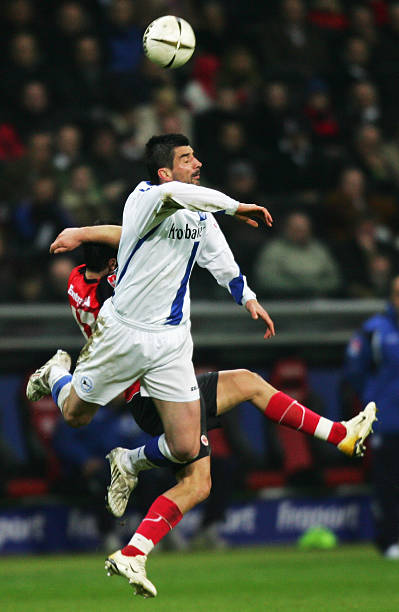 通过坚定的 通过坚定的