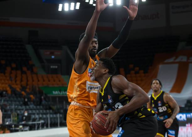 并进一步向 并进一步向